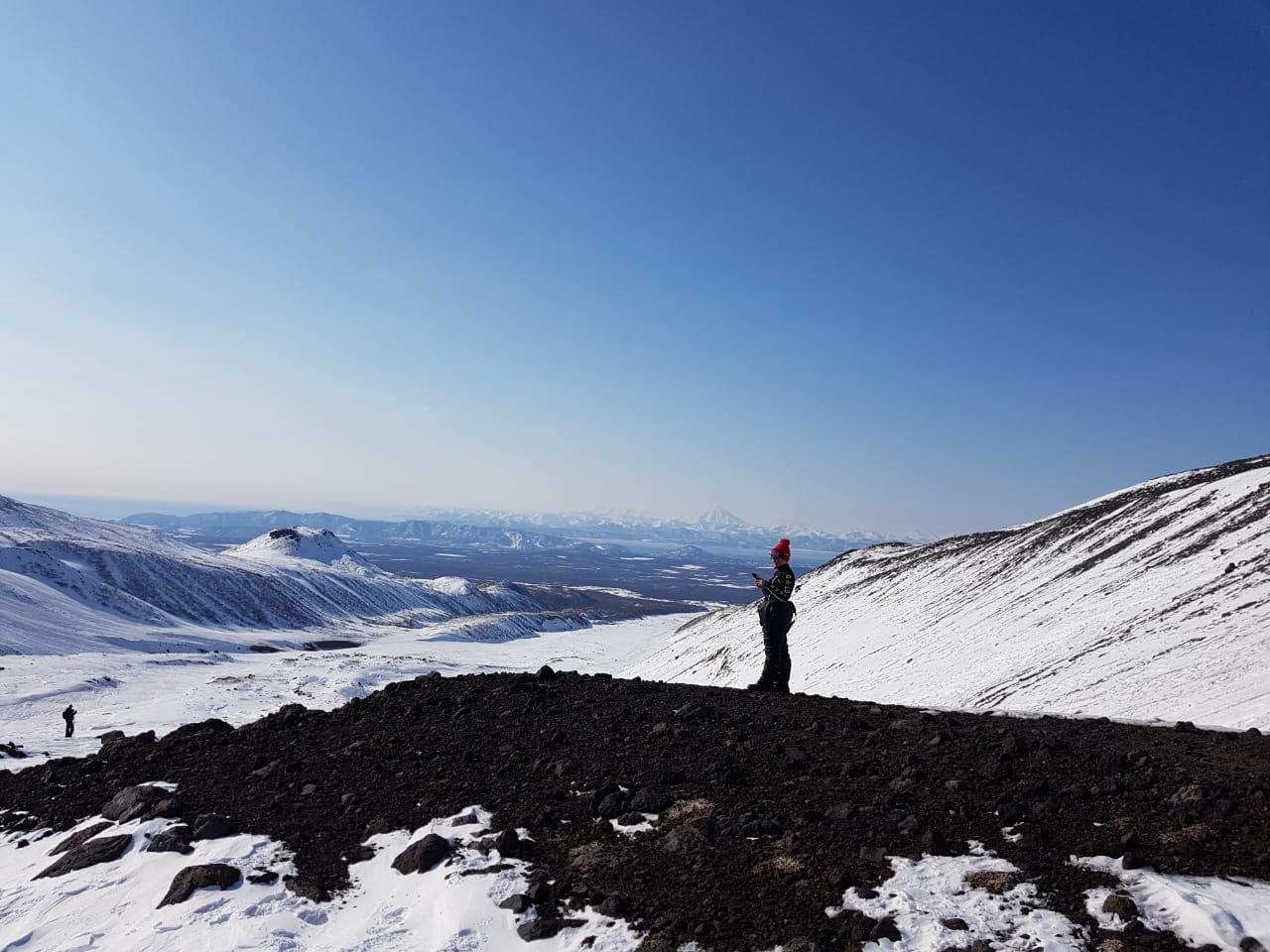 Individual driving of a snow-mobile to the Nalychevskaya valley