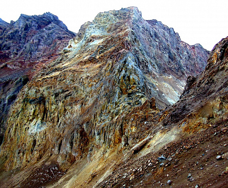 Ascending of the volcano Mutnovsky