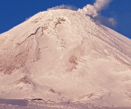 Indidual driving of snow-mobile to the Avachinsky volcano