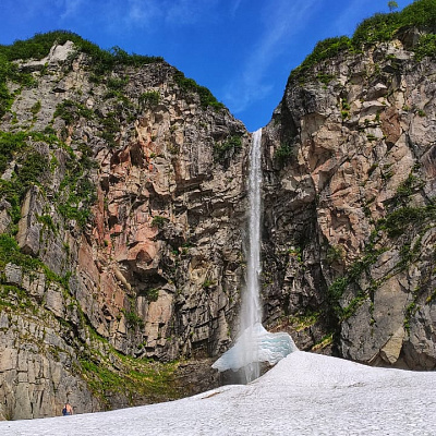 Travelling to the Vilyuchinsky waterfall